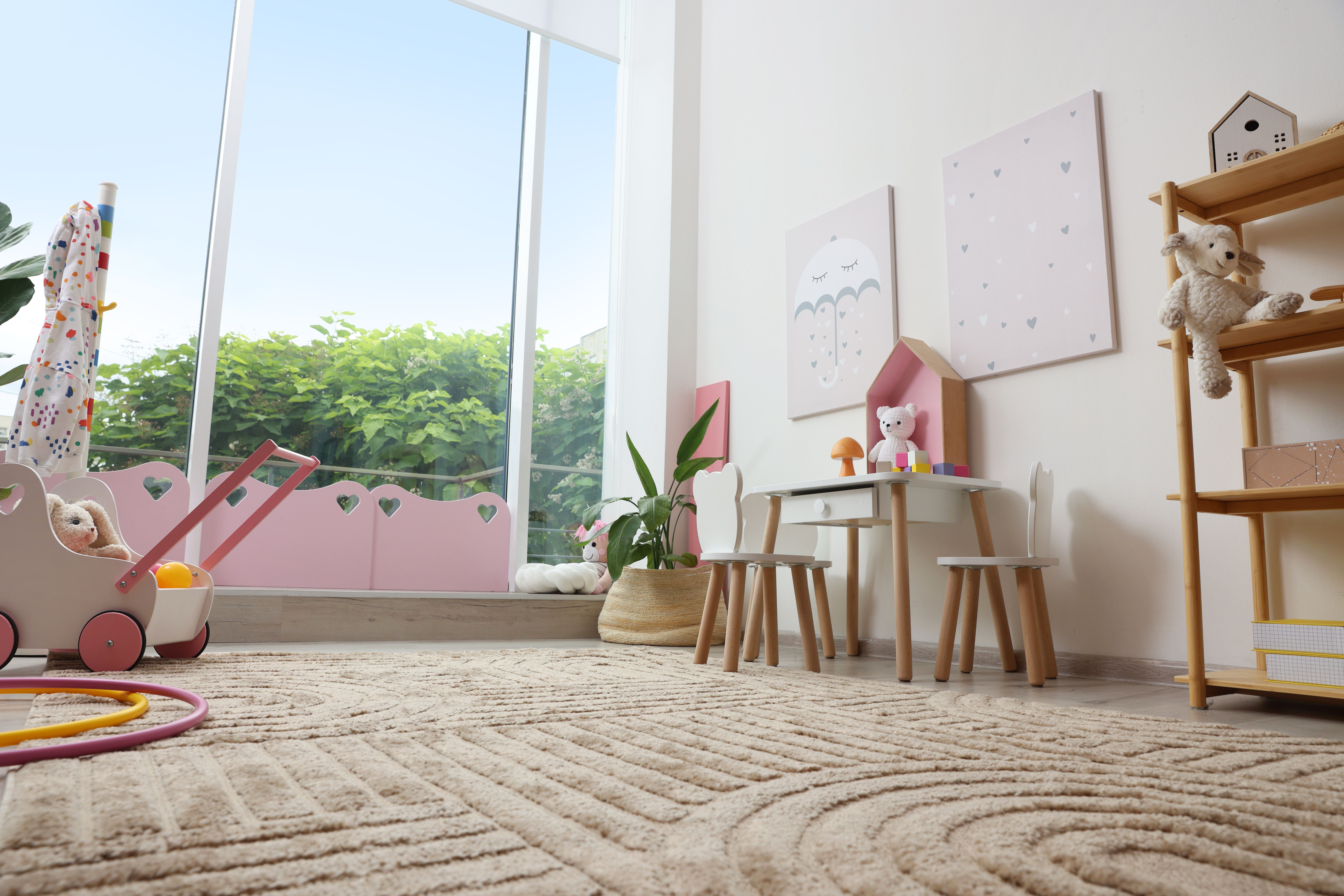 children room with carpet